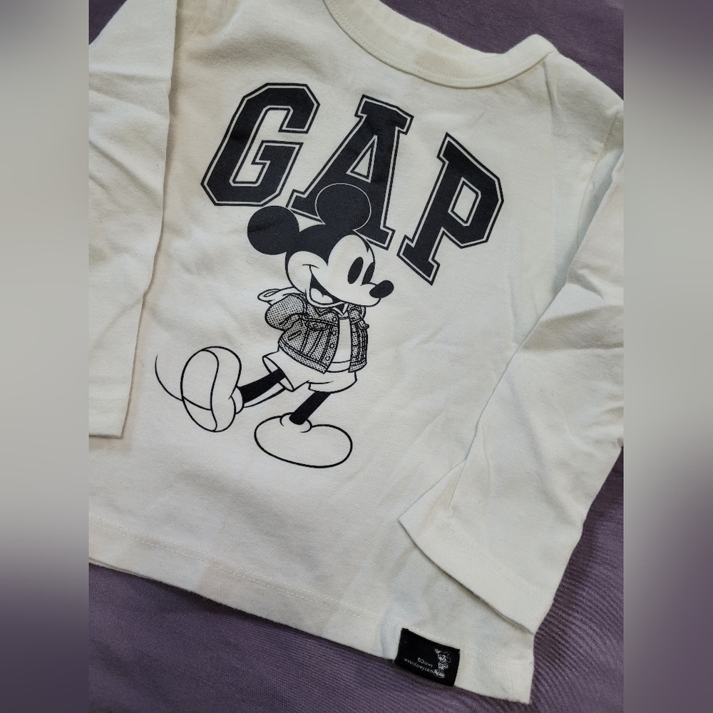 ✨️3/$25✨️ GAP Disney Mickey Mouse Long Sleeve Tee
